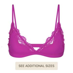 NEW WITH TAGS skims fits everybody lace bralette